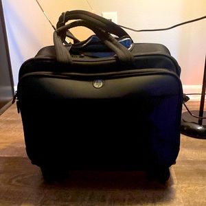 HP roller briefcase.  Used 5 times. Like new. Black.